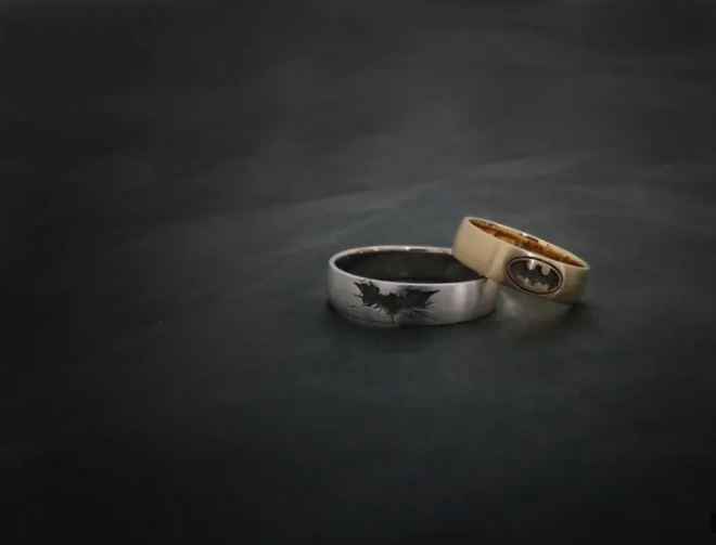 ¿Te animarías con estos anillos de Batman? 🦇 - 1