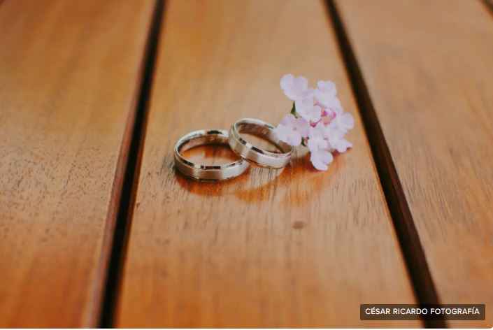 Frase, nombres, fecha o símbolo: ¿qué van a grabar en las alianzas? 💍 - 1