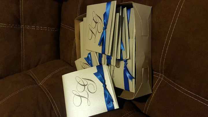 Invitaciones y más que feliz - 1