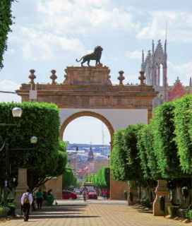 Arco de la Calzada