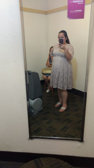 Buscando ropa para mí despedida. - 1