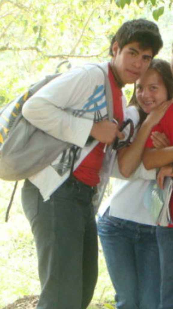 Cecy reta a los novios de la comu a publicar la prinera foto que tengan de novios ❤️ - 1