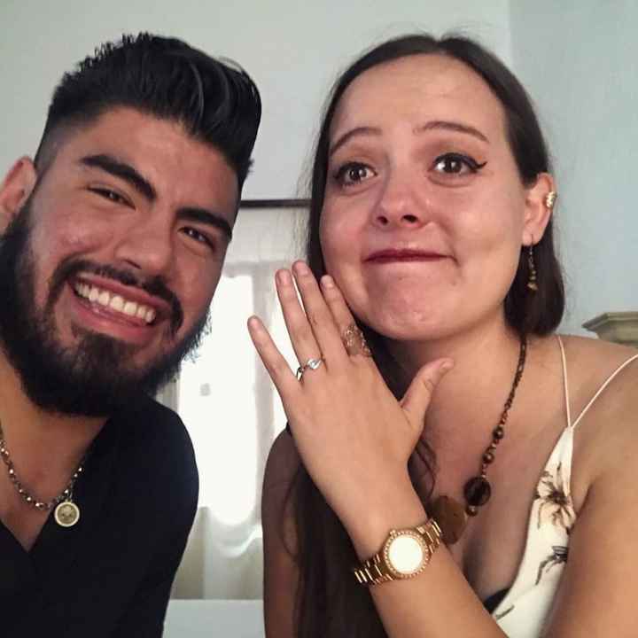 Dia Festivo y de presumir su anillo de compromiso - 3