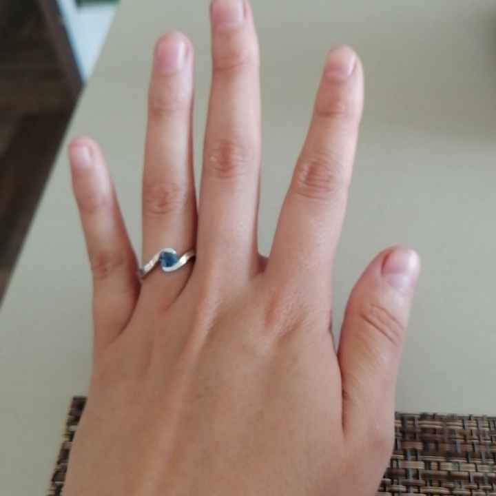 Dia Festivo y de presumir su anillo de compromiso - 4