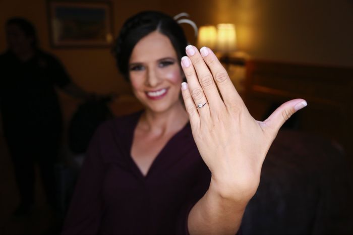  Un hermoso anillo.. en manos lindas ? - 1