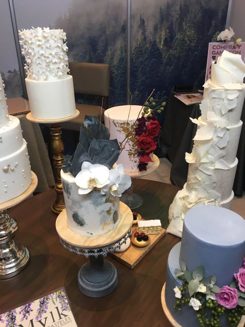 Porque los pasteles 🎂 de boda son caros? y los vestidos 👗 y arreglos 💐 y todo - 1