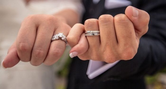 Dónde compraron sus anillos de matrimonio? 6