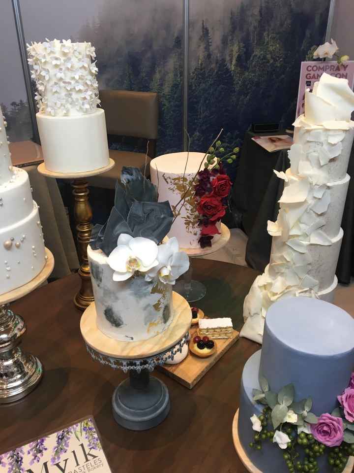 Porque los pasteles 🎂 de boda son caros? y los vestidos 👗 y arreglos 💐 y todo - 1