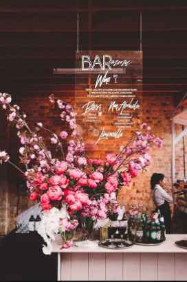 Wedding bar 