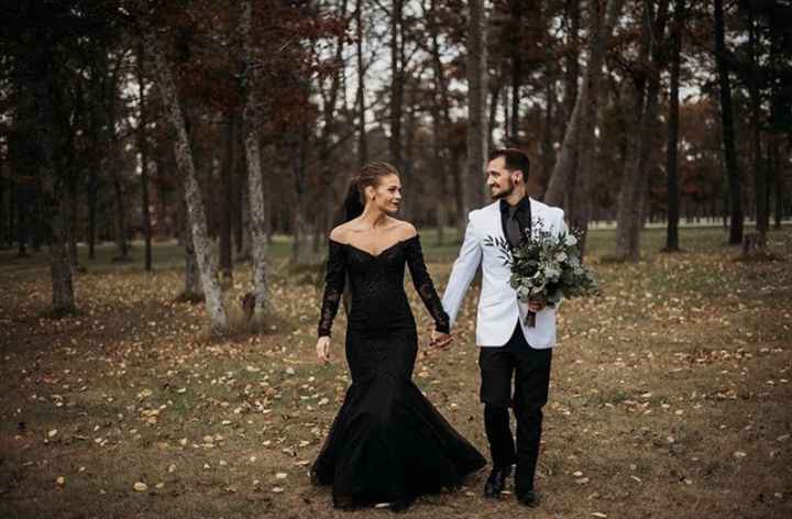 Brides 👰🏽 in black 🖤🖤🖤 - 2