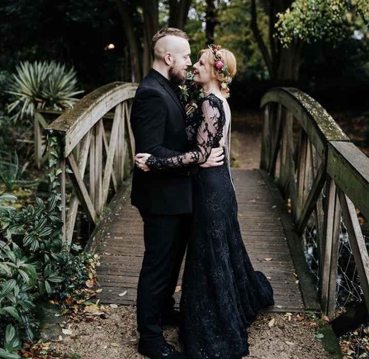 Brides 👰🏽 in black 🖤🖤🖤 - 4
