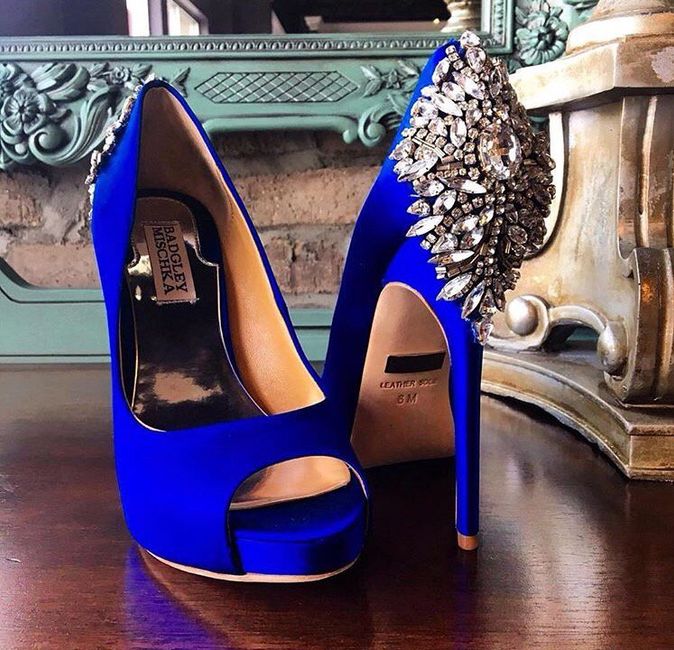  Ayuda!!! Zapatillas blancas o de color !! - 2