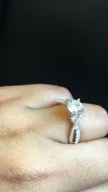 Mi anillo en la facultad🤭 - 1