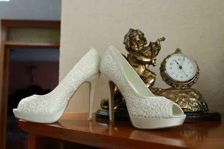 Zapatos rojos ¿dónde? - 1
