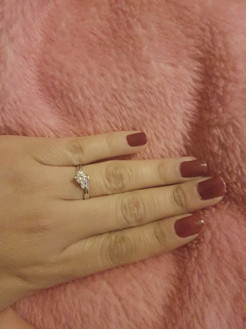  Aretes, anillo y recuerdos - 1