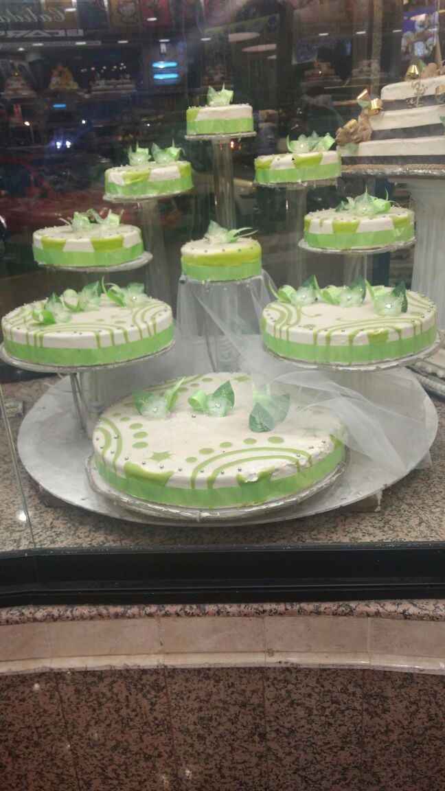 Aqui se puede apreciar mejor ... hay en varios colores ... para mi boda fue color cafe ... 