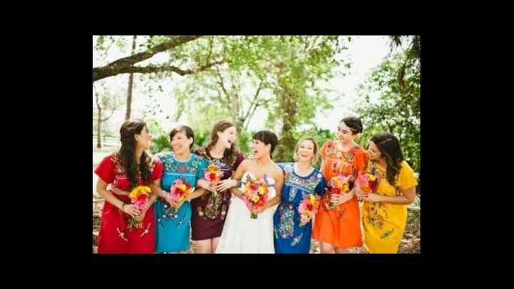 Y sus damas? que vestidos usaran? largos cortos? y que color? - 1