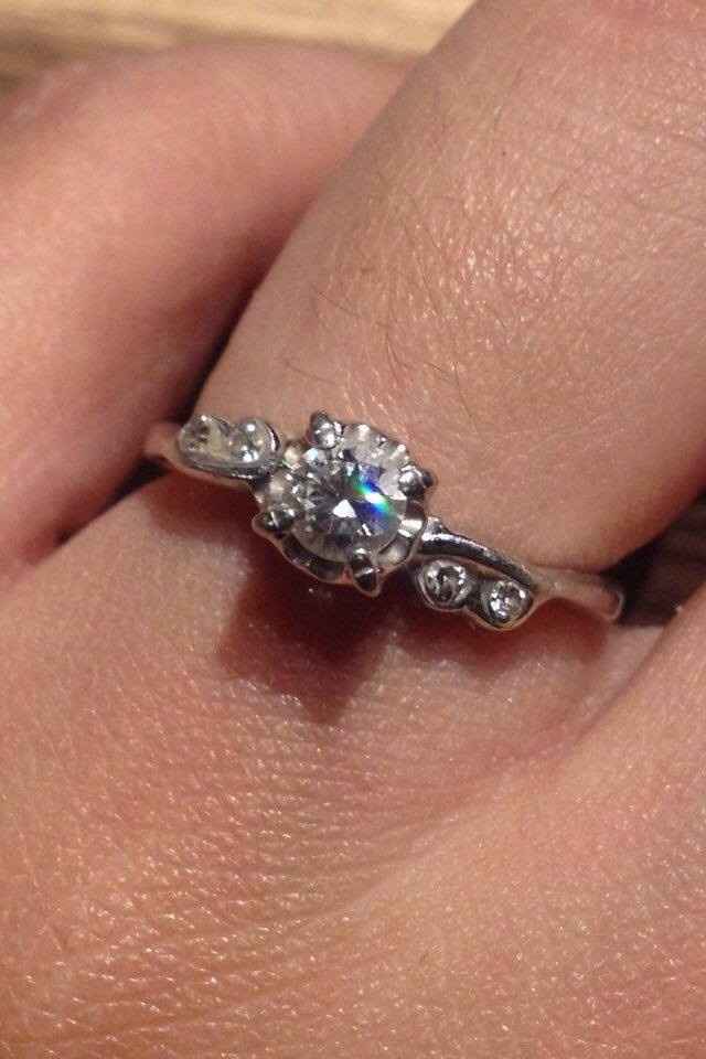 Le hace falta una limpiadita pero este es el anillo 