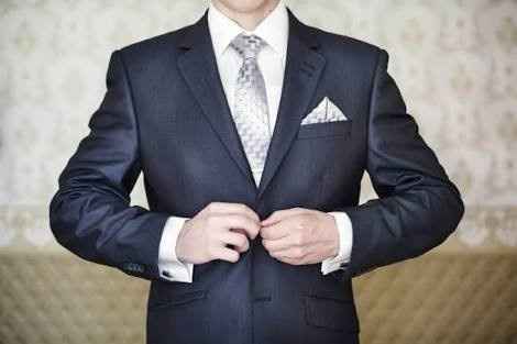 corbata derecha