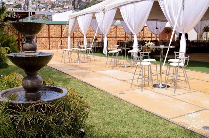 Parte dereca del jardin