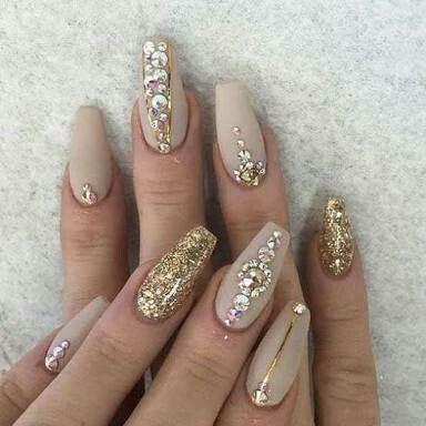10 ideas de manicura francesa para novia 2