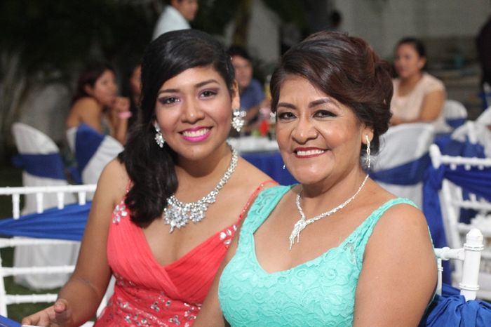 mi hermosa madre y mi hermana