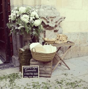 Decoración Vintage en la iglesia de la ceremonia 5