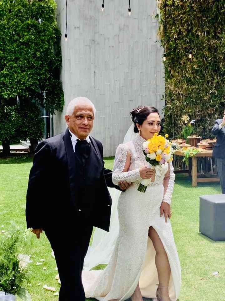 Vestido de novia con apertura de pierna ¿Sí o no? - 1