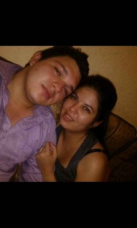 Sube una foto más antigua con tu pareja - 1