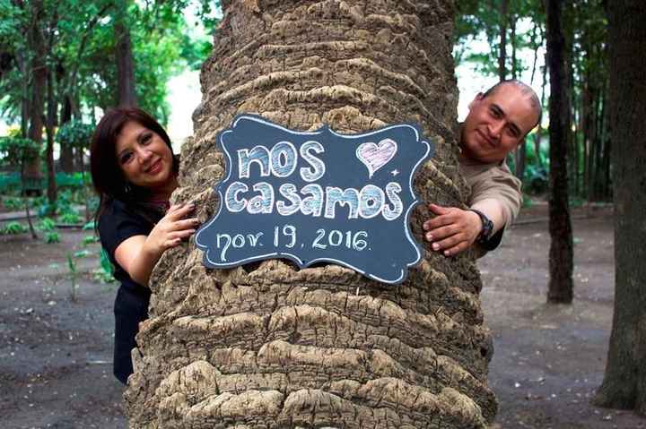 Pose 2 Save the date