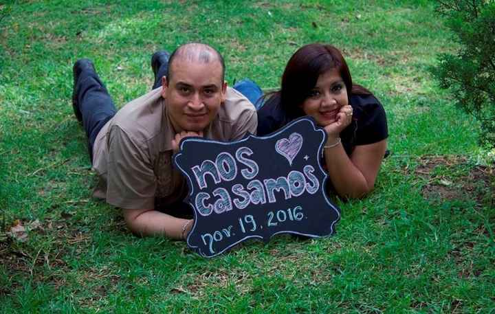 Pose 3 Save the date 