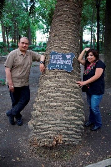 Pose 1 Save the date