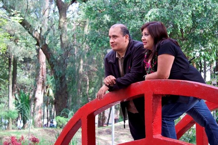 Pose 5 Save the date