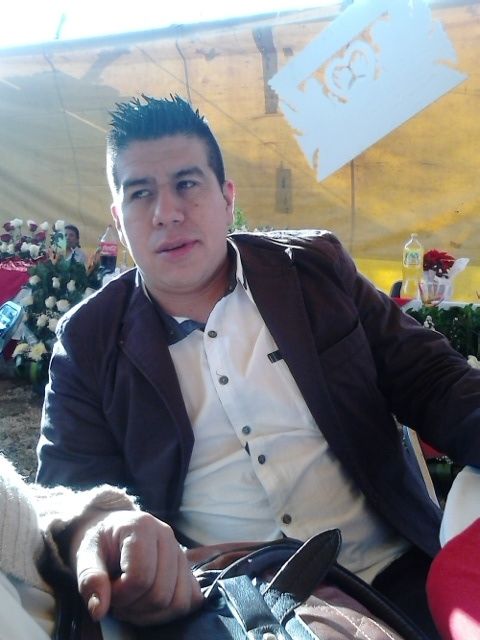 Presuman a su prometido!! - 1