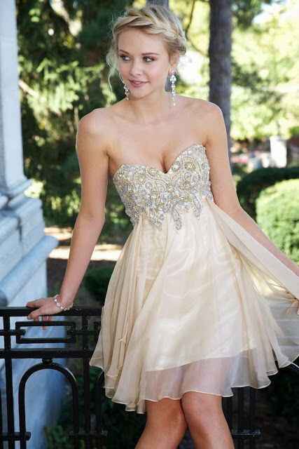 Me faltan los vestidos de las damas. - 1