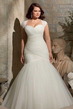 10 ideas de inspiración en vestidos para novia talla plus - 4