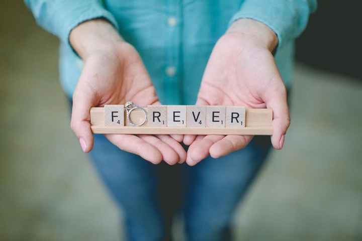  10 ideas para fotos a tu anillo de compromiso 💍 - 5
