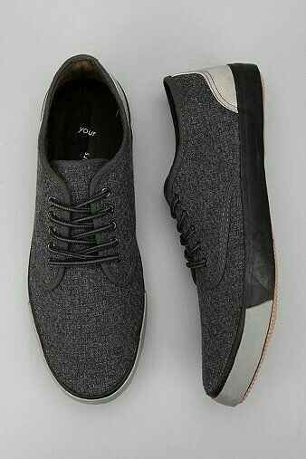 Tenis con traje - 1