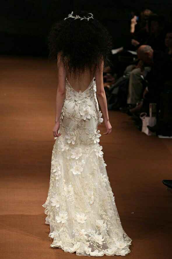 Tendencias 2017: vestidos de novia con flores 3d - 4