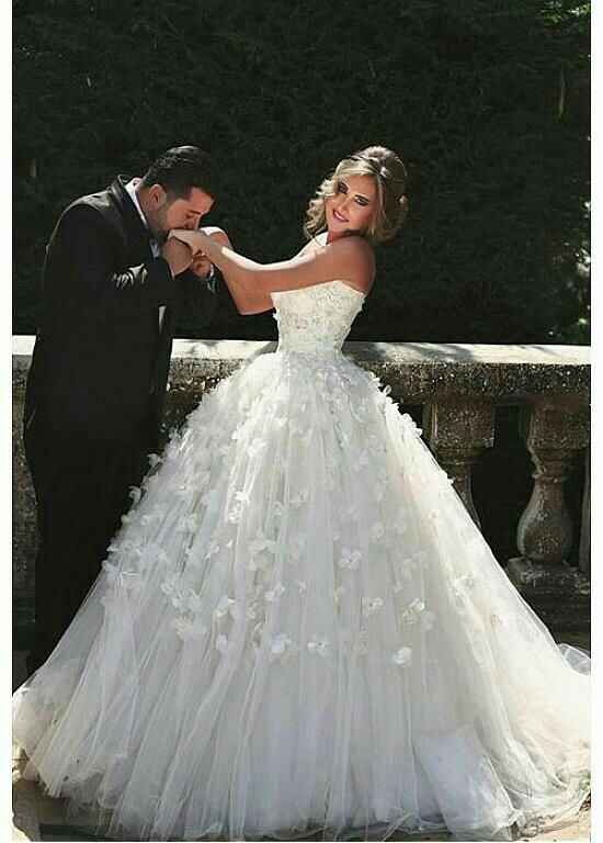 Tendencias 2017: vestidos de novia con flores 3d - 5