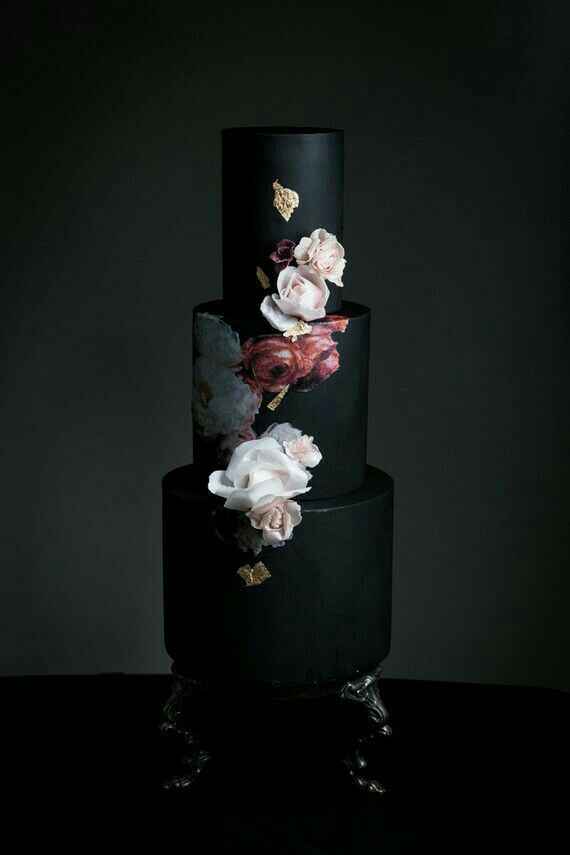 Black wedding cake - 8