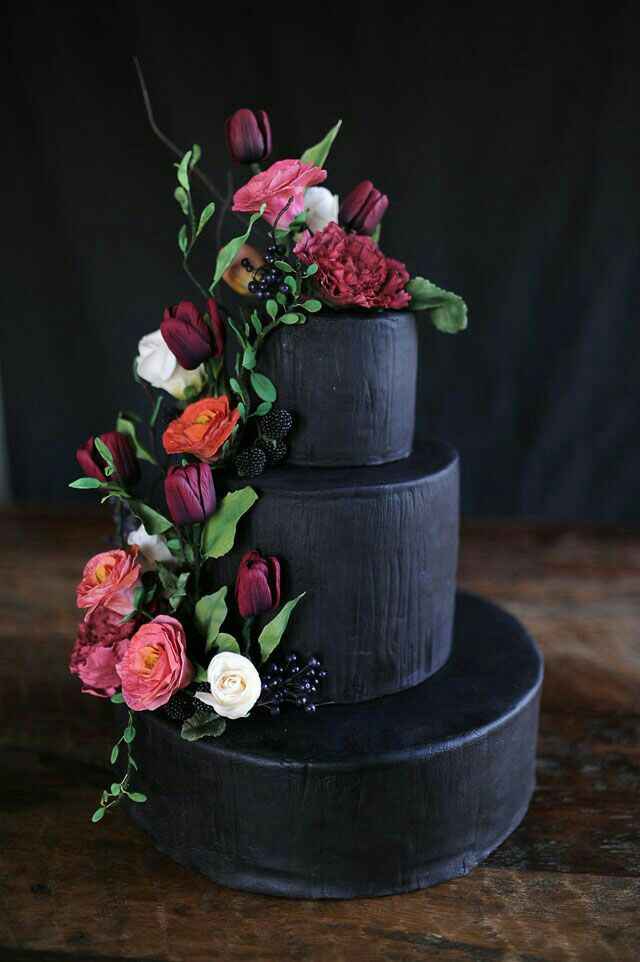 Black wedding cake - 9