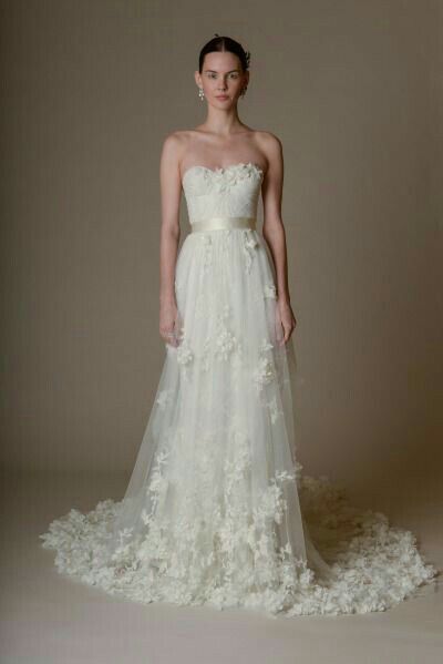 Tendencias 2017: vestidos de novia con flores 3d - 2