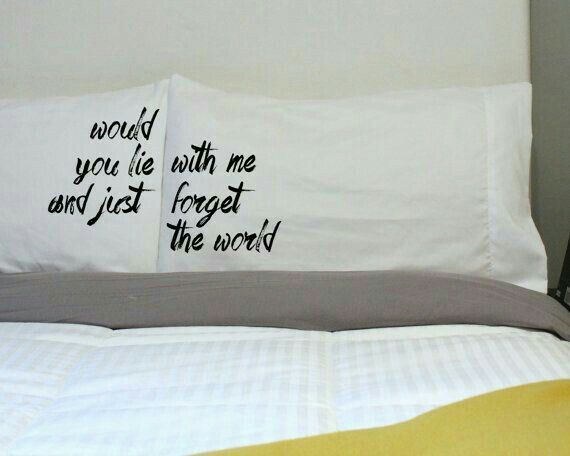 Almohadas para los recién casados. - 10