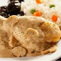 Mi platillo favorito Pollo a la crema acompañado de arroz a la crema - 1
