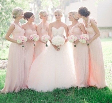 Novia y damas