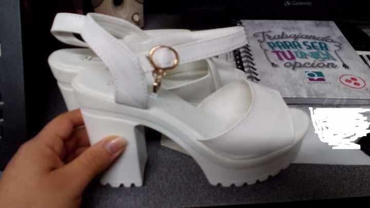 zapatito blanco