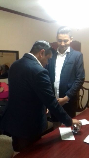 Oficialmente casados ante la ley. - 1
