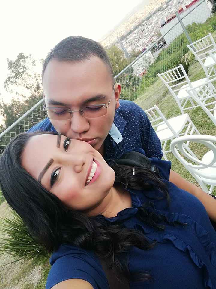 Fotógrafos cursis en Morelia :D jajaja