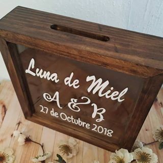 Letreros de bienvenida, libro de firmas y alcancía - 3